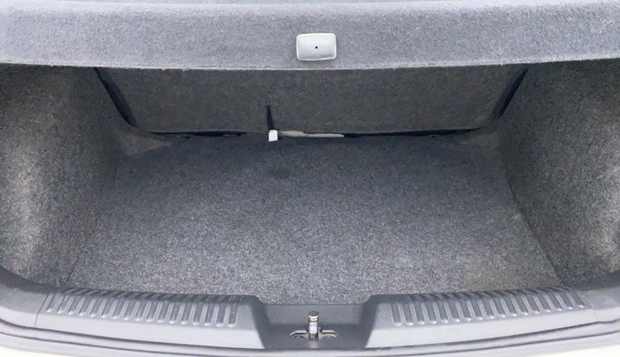 2019 Volkswagen Polo HIGHLINE PLUS 1.0, Petrol, Manual, 59,724 km, Boot Inside