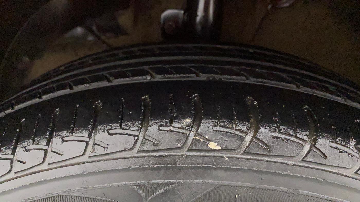 2018 Maruti Baleno DELTA CVT PETROL 1.2, Petrol, Automatic, 1,05,095 km, Left Front Tyre Tread