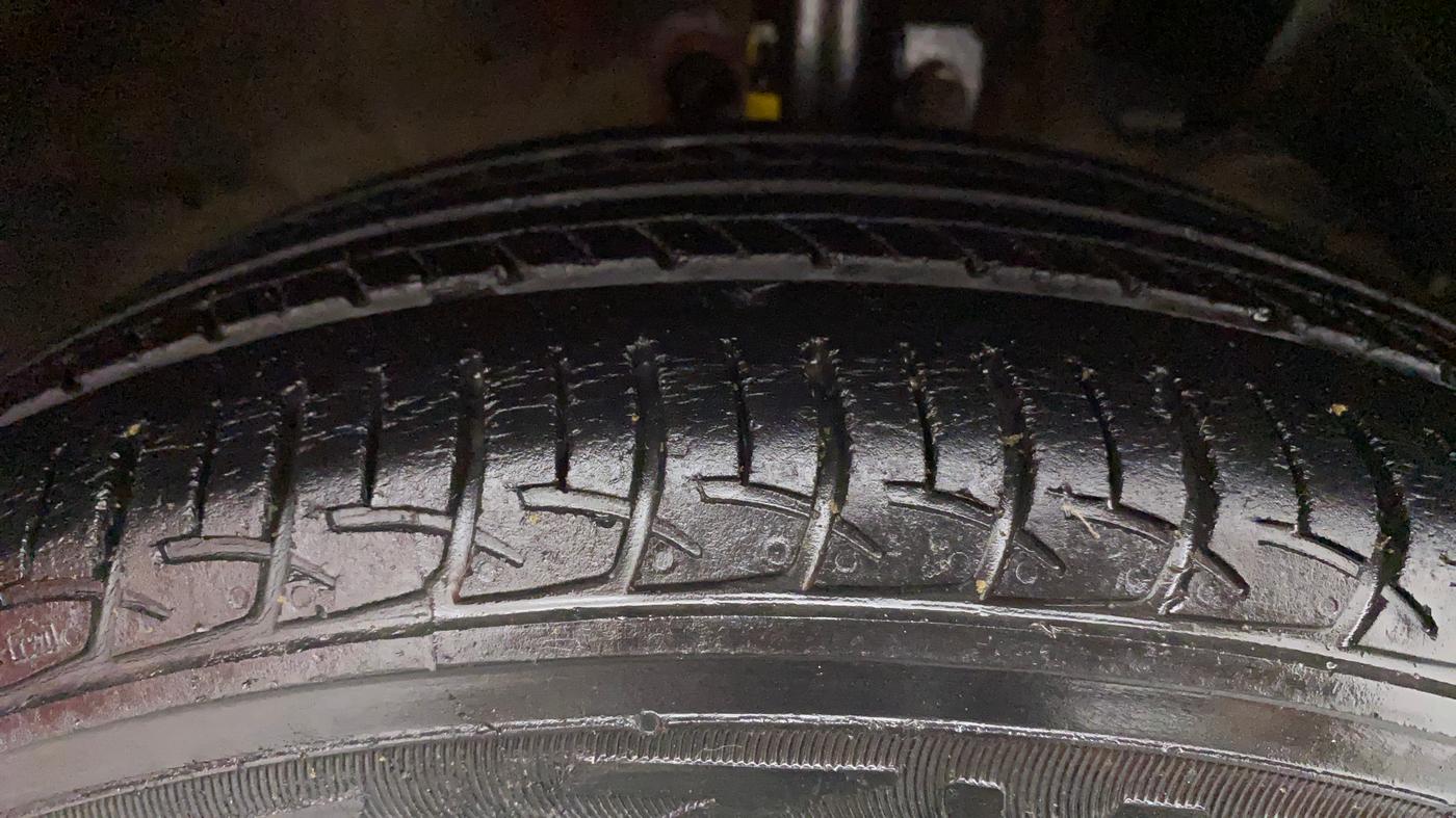 2018 Maruti Baleno DELTA CVT PETROL 1.2, Petrol, Automatic, 1,05,095 km, Right Front Tyre Tread