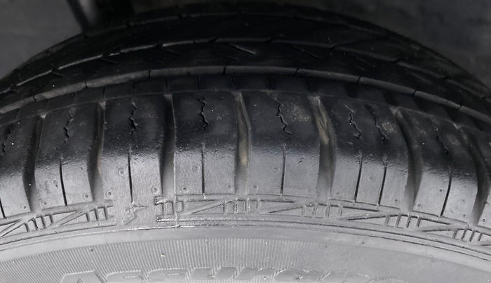 2015 Honda Brio 1.2 S MT I VTEC, Petrol, Manual, 62,433 km, Right Rear Tyre Tread