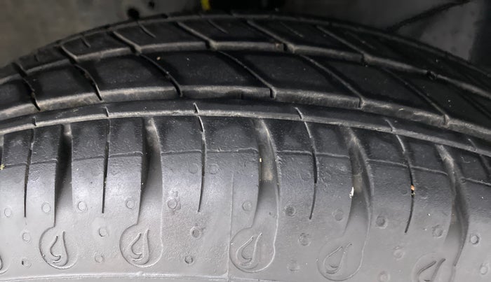 2015 Honda Brio 1.2 S MT I VTEC, Petrol, Manual, 62,433 km, Right Front Tyre Tread