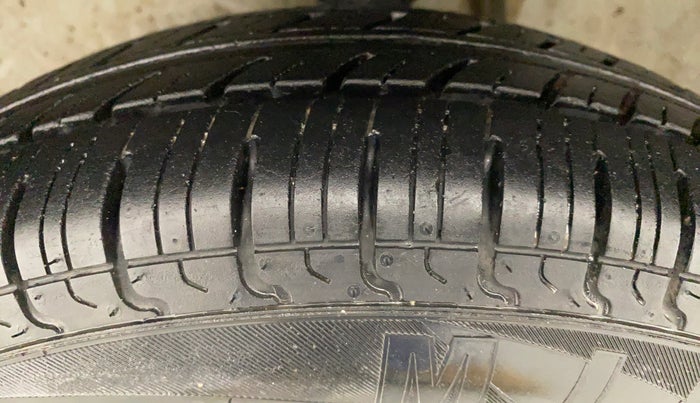 2017 Maruti Alto 800 VXI, Petrol, Manual, 26,644 km, Left Front Tyre Tread
