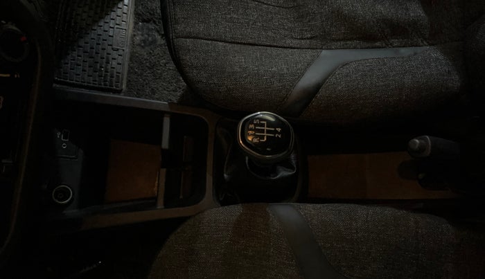 2022 Renault Kwid RXT 1.0 (O), Petrol, Manual, 22,458 km, Gear Lever