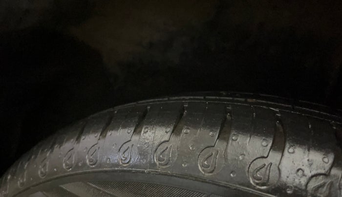 2022 Renault Kwid RXT 1.0 (O), Petrol, Manual, 22,458 km, Left Rear Tyre Tread