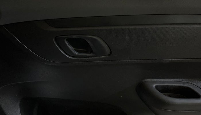 2022 Renault Kwid RXT 1.0 (O), Petrol, Manual, 22,458 km, Driver Side Door Panels Control