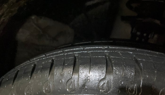 2022 Renault Kwid RXT 1.0 (O), Petrol, Manual, 22,458 km, Right Front Tyre Tread