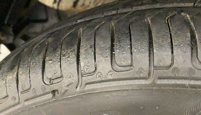 2013 Hyundai Santro Xing GL PLUS, Petrol, Manual, 32,842 km, Left Front Tyre Tread