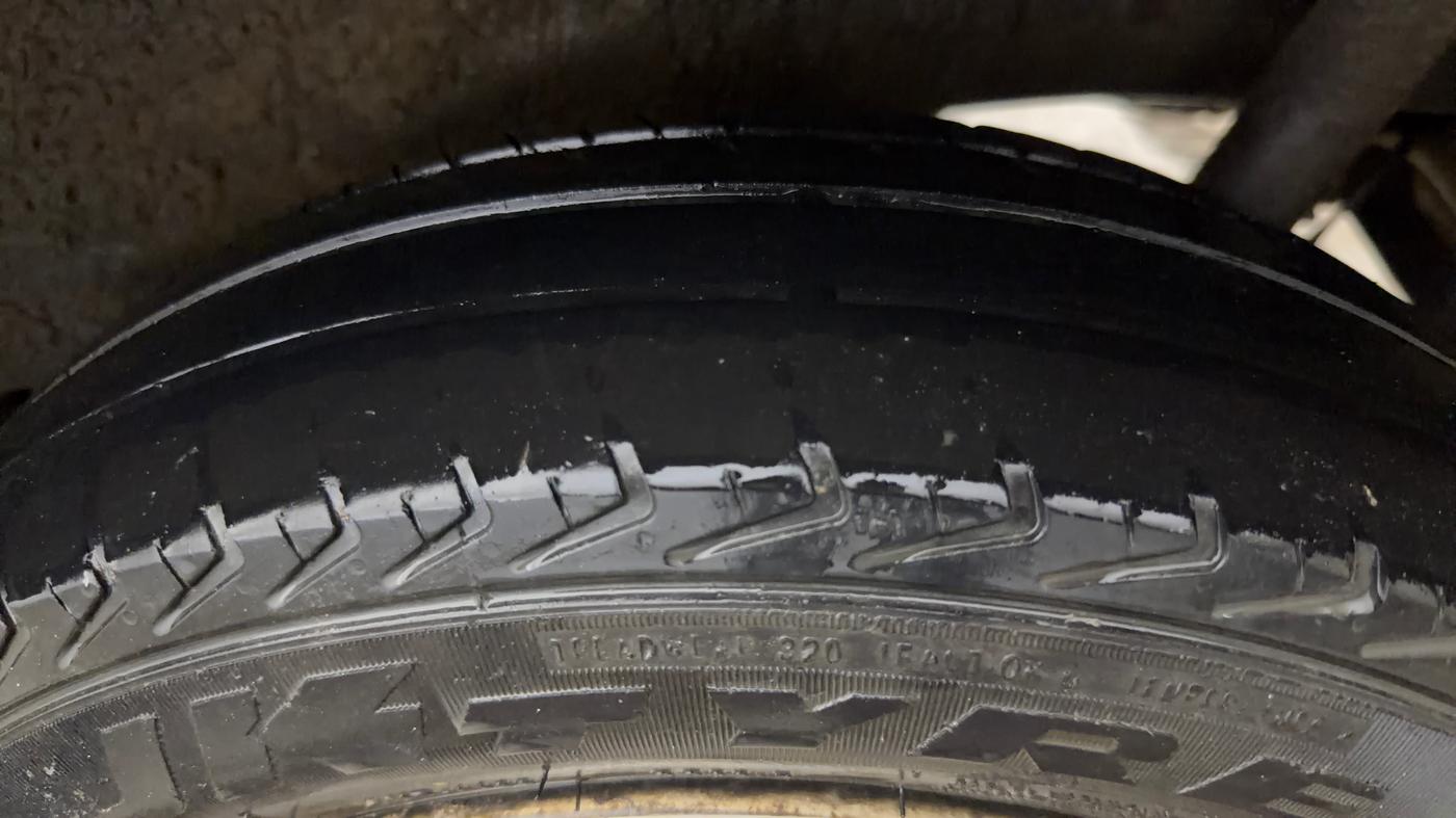 2016 Maruti Wagon R 1.0 LXI CNG, CNG, Manual, 98,170 km, Left Rear Tyre Tread