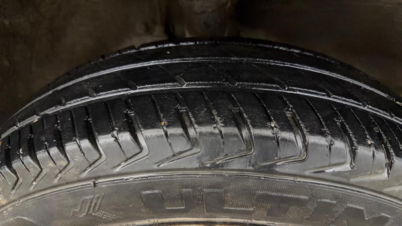 2016 Maruti Wagon R 1.0 LXI CNG, CNG, Manual, 98,170 km, Right Front Tyre Tread