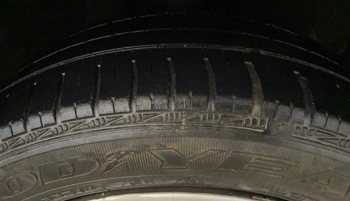 2019 Hyundai Grand i10 SPORTZ 1.2 KAPPA VTVT, Petrol, Manual, 27,711 km, Right Front Tyre Tread