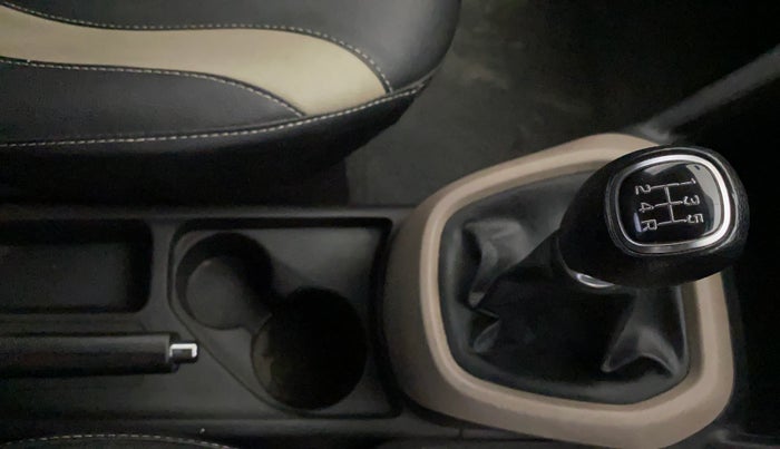 2019 Hyundai Grand i10 SPORTZ 1.2 KAPPA VTVT, Petrol, Manual, 27,711 km, Gear Lever