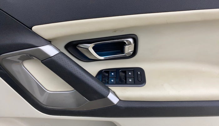 2021 Tata Safari XZA PLUS, Diesel, Automatic, 37,329 km, Driver Side Door Panels Control
