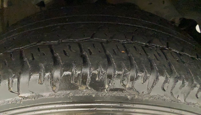 2015 Toyota Fortuner 3.0 4X2 AT, Diesel, Automatic, 1,09,777 km, Left Front Tyre Tread