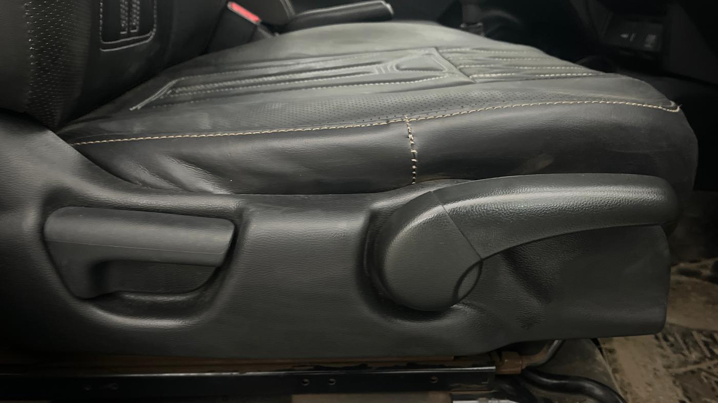2018 Honda WR-V 1.5L I-DTEC VX MT, Diesel, Manual, 1,34,100 km, Driver Side Adjustment Panel