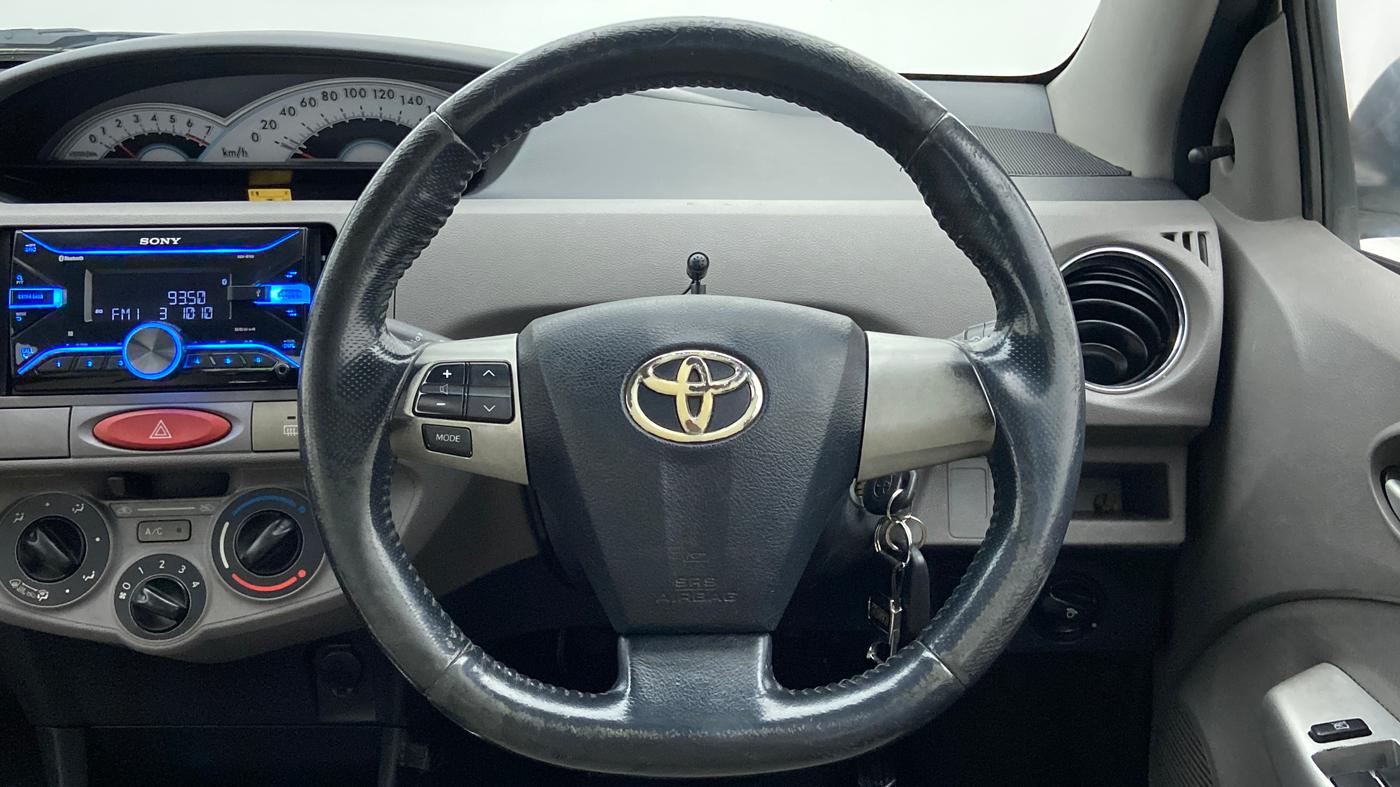 2011 Toyota Etios VX, Petrol, Manual, 33,658 km, Steering Wheel Close Up