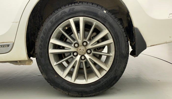 2014 Toyota Corolla Altis VL AT PETROL, Petrol, Automatic, 1,17,840 km, Left Rear Wheel