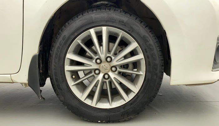 2014 Toyota Corolla Altis VL AT PETROL, Petrol, Automatic, 1,17,840 km, Right Front Wheel