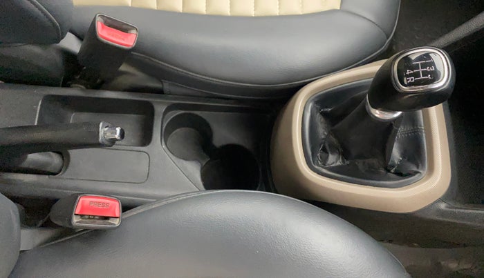 2015 Hyundai Grand i10 SPORTZ 1.2 KAPPA VTVT, Petrol, Manual, 82,415 km, Gear Lever