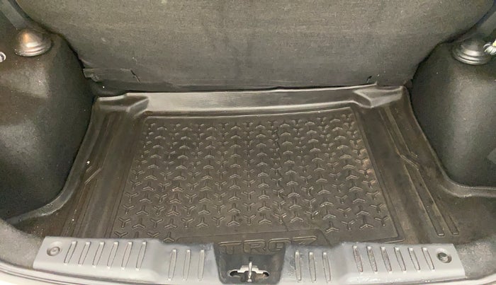 2022 Tata ALTROZ XZ PETROL, Petrol, Manual, 25,933 km, Boot Inside