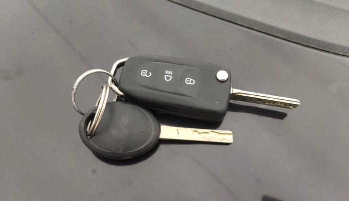 2022 Tata Tiago XZA PLUS PETROL, Petrol, Automatic, 26,313 km, Key Close Up