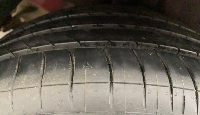2017 Hyundai Verna 1.6 VTVT SX (O) AT, Petrol, Automatic, 1,01,080 km, Right Rear Tyre Tread