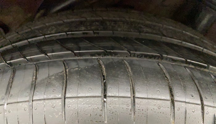 2017 Hyundai Verna 1.6 VTVT SX (O) AT, Petrol, Automatic, 1,01,080 km, Left Rear Tyre Tread