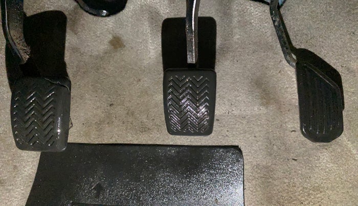 2013 Toyota Etios V, Petrol, Manual, 57,615 km, Pedals