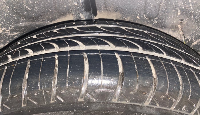 2013 Toyota Etios V, Petrol, Manual, 57,615 km, Right Rear Tyre Tread