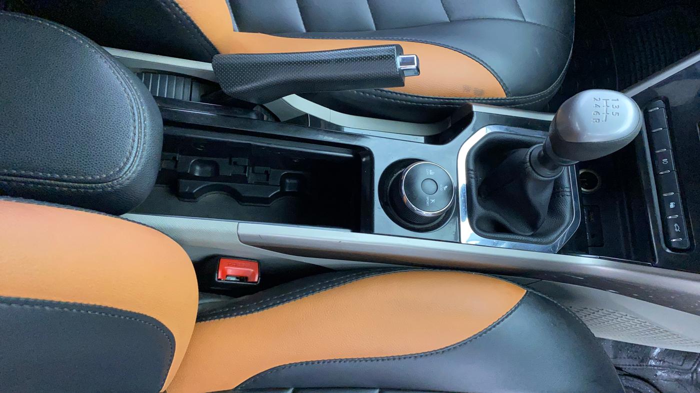 2018 Tata NEXON XZ PLUS PETROL DUAL TONE, Petrol, Manual, 41,753 km, Gear Lever