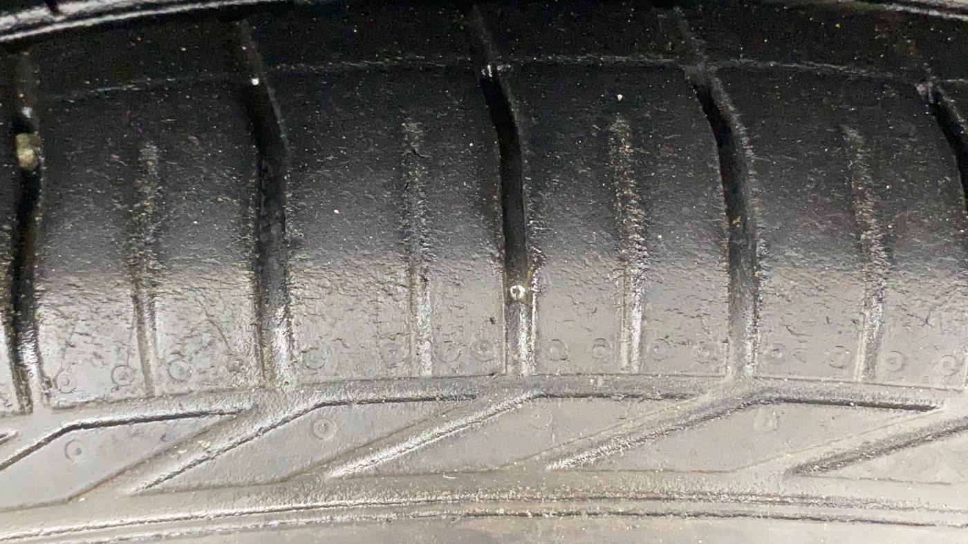 2018 Tata NEXON XZ PLUS PETROL DUAL TONE, Petrol, Manual, 41,753 km, Right Front Tyre Tread