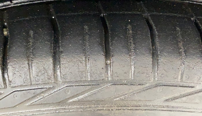 2018 Tata NEXON XZ PLUS PETROL DUAL TONE, Petrol, Manual, 41,732 km, Right Front Tyre Tread