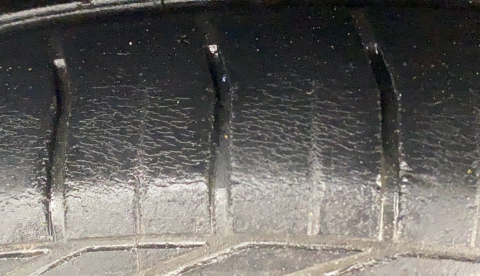 2018 Tata NEXON XZ PLUS PETROL DUAL TONE, Petrol, Manual, 41,732 km, Right Rear Tyre Tread