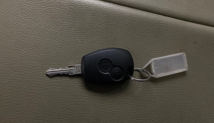 2014 Renault Duster RXL PETROL, Petrol, Manual, 38,093 km, Key Close Up