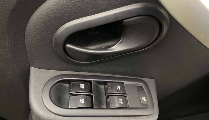 2014 Renault Duster RXL PETROL, Petrol, Manual, 38,093 km, Driver Side Door Panels Control