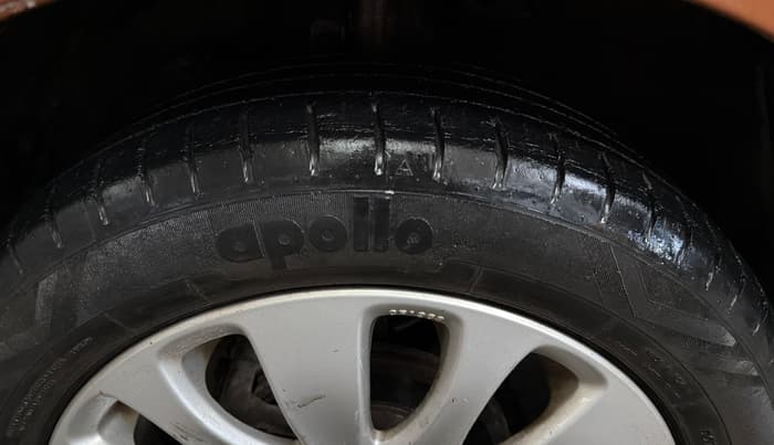 2015 Maruti Baleno ALPHA PETROL 1.2, Petrol, Manual, 50,406 km, Left Front Tyre Tread
