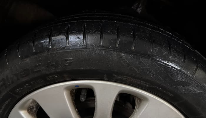2015 Maruti Baleno ALPHA PETROL 1.2, Petrol, Manual, 50,406 km, Right Front Tyre Tread