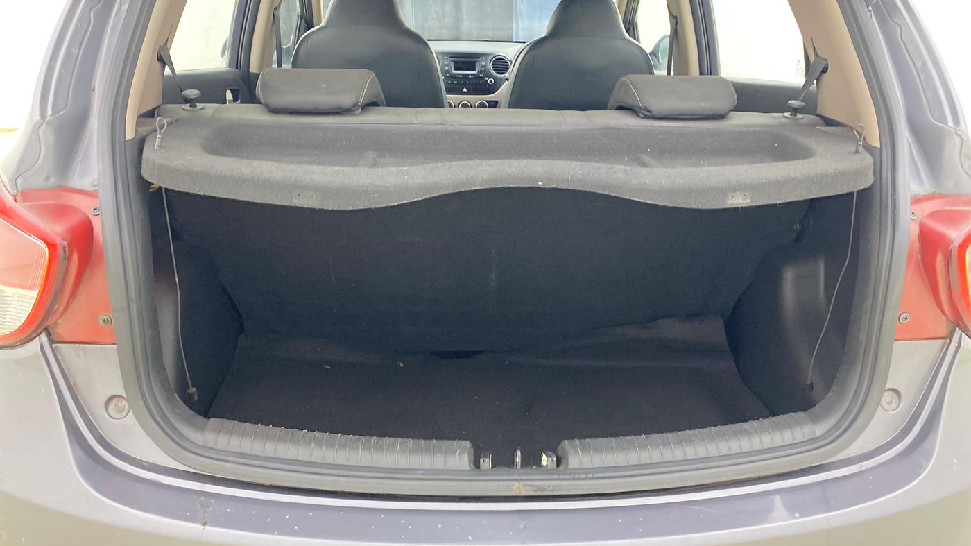 2015 Hyundai Grand i10 ASTA AT 1.2 KAPPA VTVT, Petrol, Automatic, 70,966 km, Boot Inside