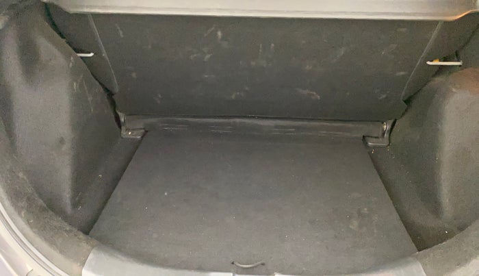 2018 Honda WR-V 1.5L I-DTEC VX MT, Diesel, Manual, 42,086 km, Boot Inside