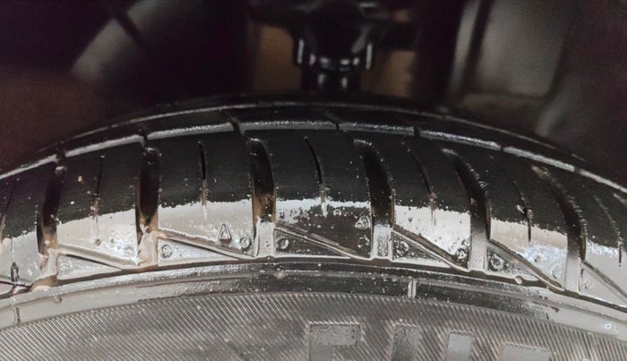 2023 Renault Kwid CLIMBER AMT 1.0, Petrol, Automatic, 4,551 km, Right Front Tyre Tread