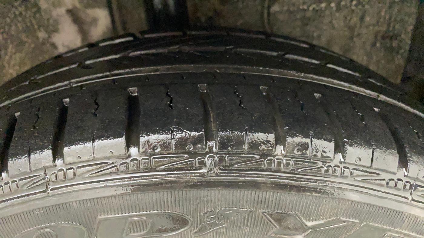 2011 Toyota Etios VX, Petrol, Manual, 88,332 km, Right Front Tyre Tread