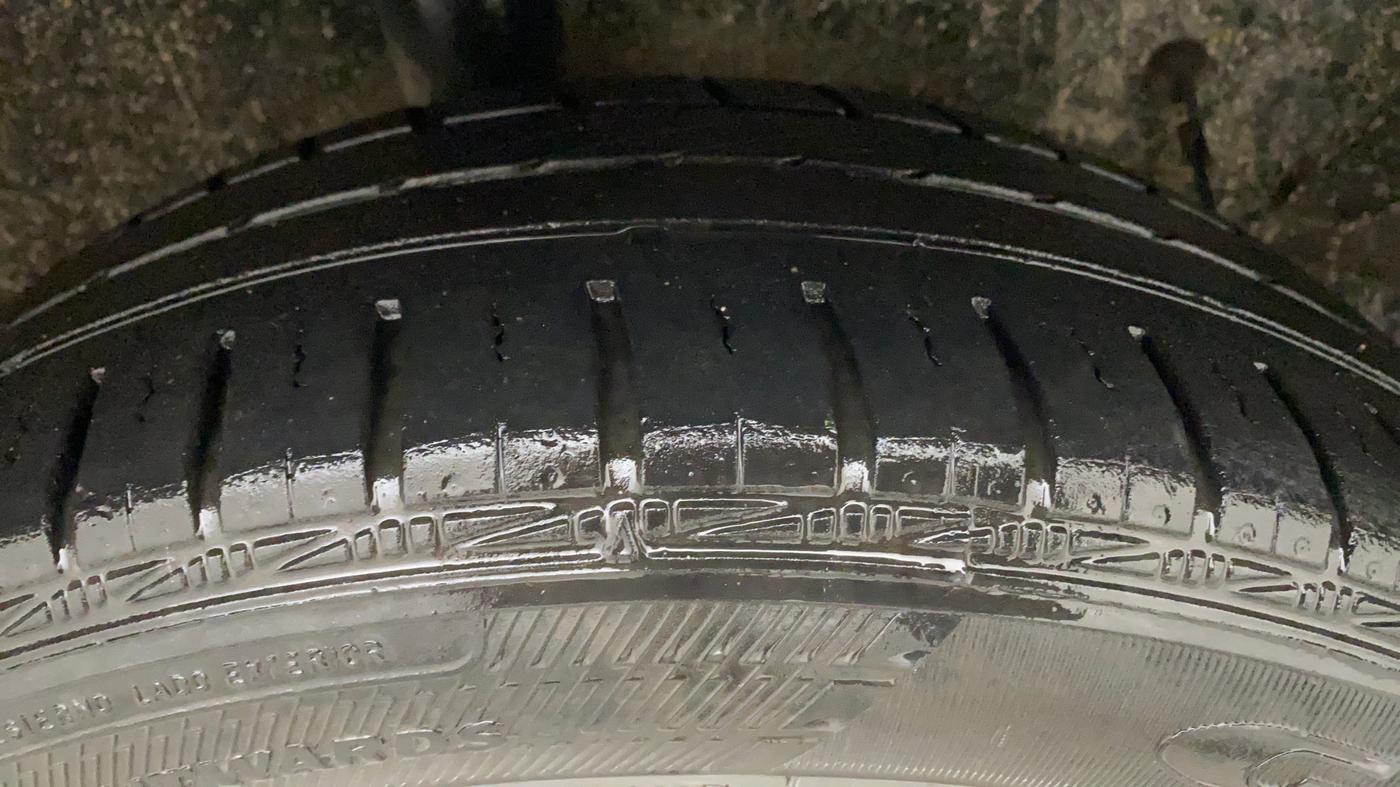 2011 Toyota Etios VX, Petrol, Manual, 88,332 km, Right Rear Tyre Tread