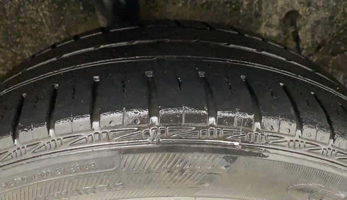 2011 Toyota Etios VX, Petrol, Manual, 88,332 km, Right Rear Tyre Tread