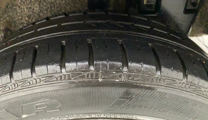 2011 Toyota Etios VX, Petrol, Manual, 88,332 km, Left Rear Tyre Tread