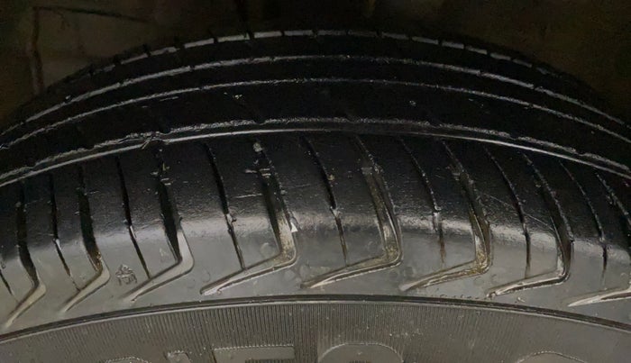 2021 Maruti New Wagon-R LXI 1.0, Petrol, Manual, 32,300 km, Left Front Tyre Tread