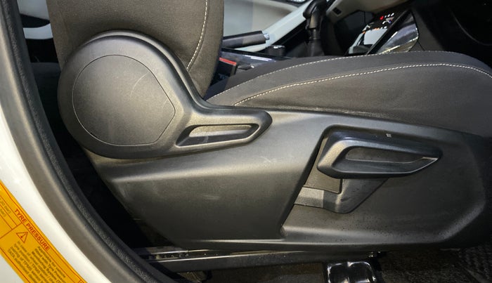 2023 Tata NEXON Creative Plus 1.2 Revotron 6AMT Dark Edition, Petrol, Manual, 34,726 km, Driver Side Adjustment Panel