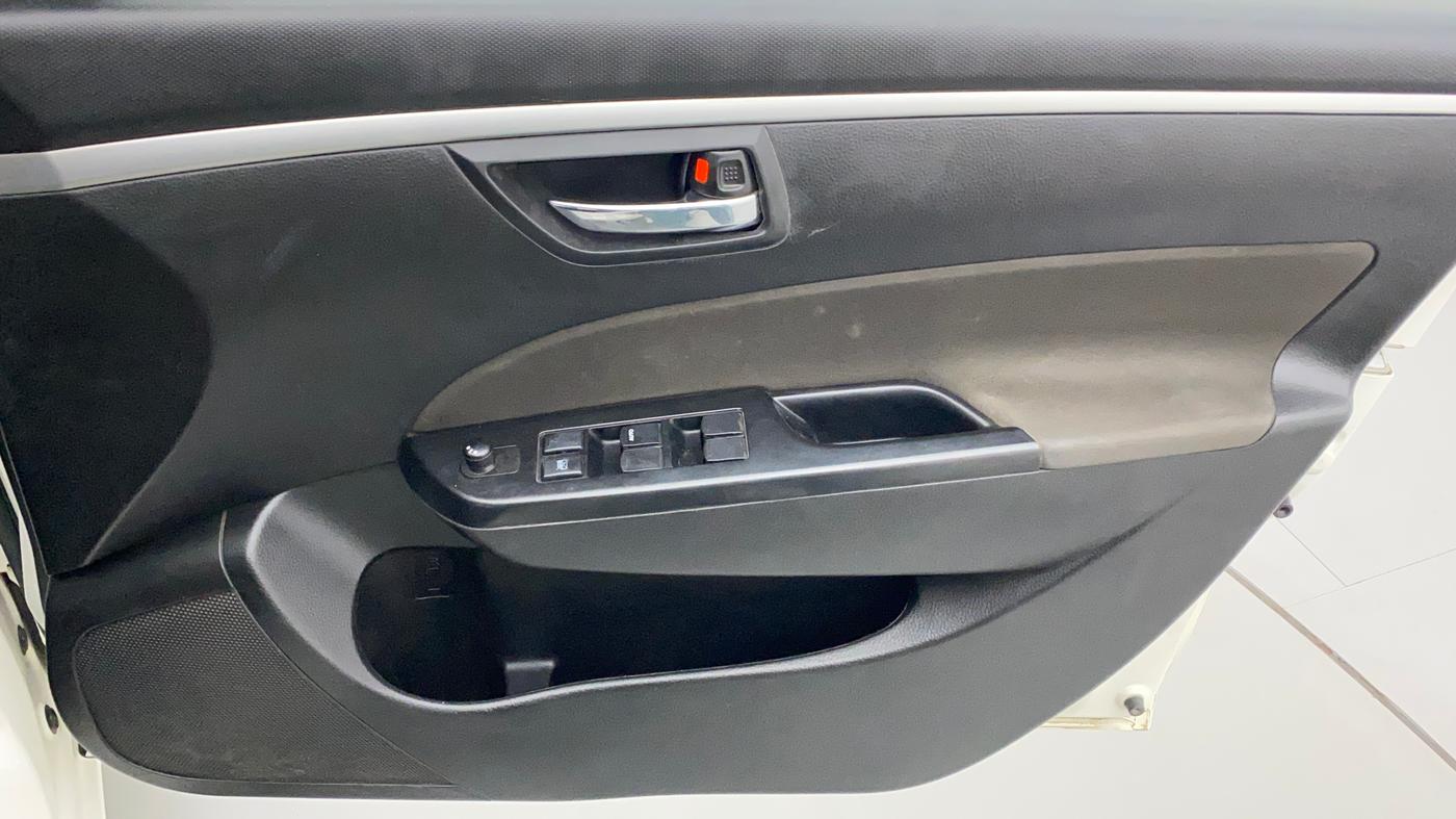 2013 Maruti Swift VXI, Petrol, Manual, 1,09,025 km, Driver Side Door Panels Control