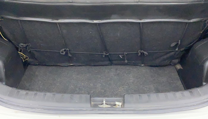 2013 Maruti Swift VXI, Petrol, Manual, 1,09,025 km, Boot Inside