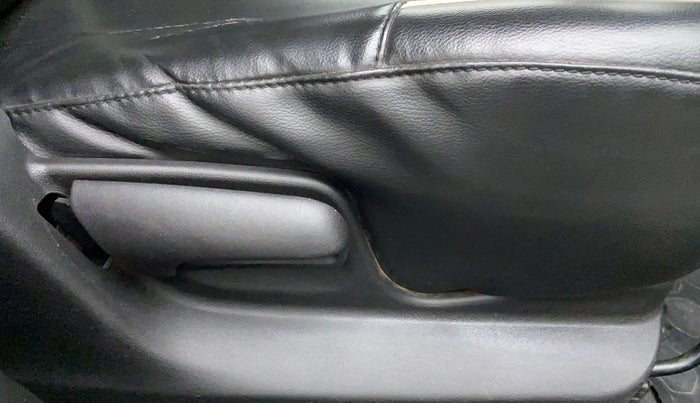 2013 Maruti Swift VXI, Petrol, Manual, 1,09,025 km, Driver Side Adjustment Panel
