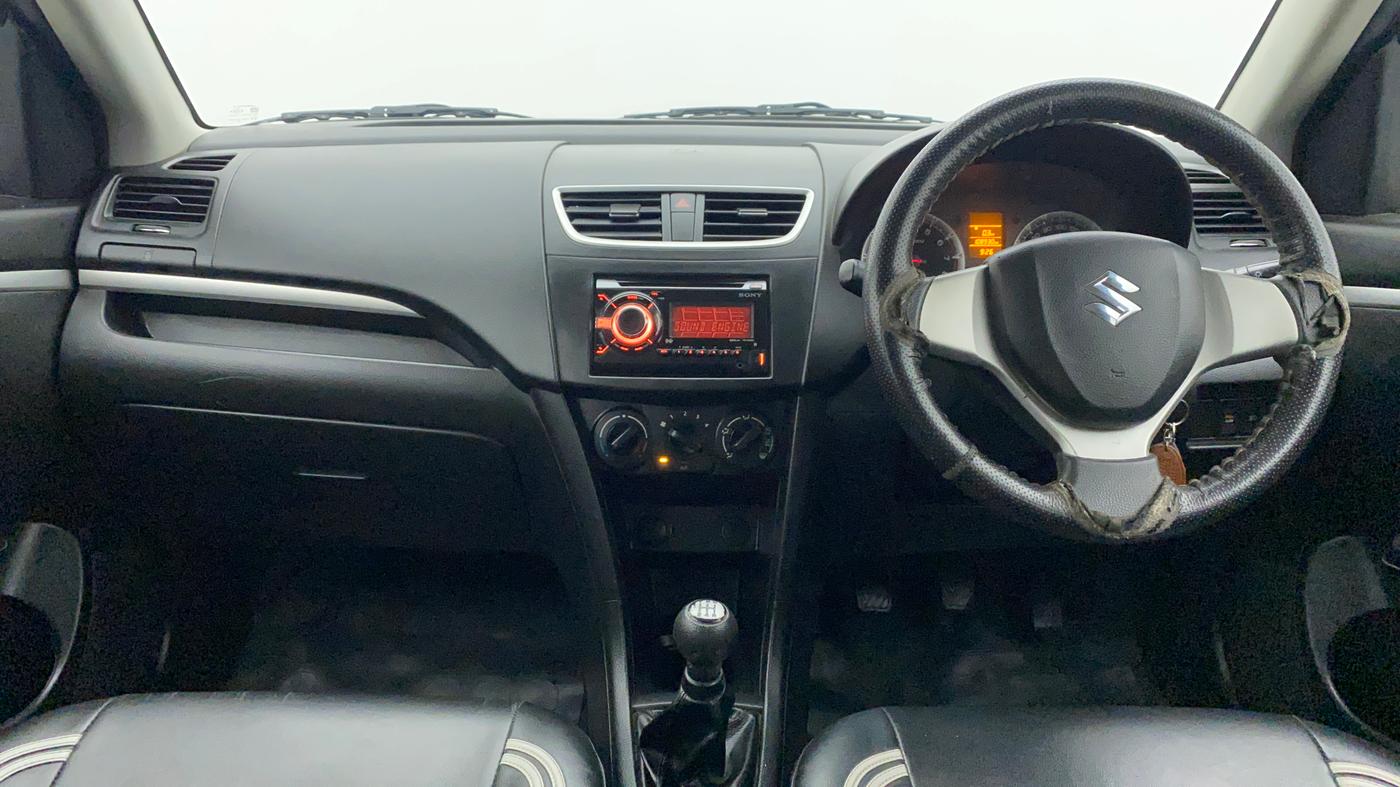2013 Maruti Swift VXI, Petrol, Manual, 1,09,025 km, Dashboard