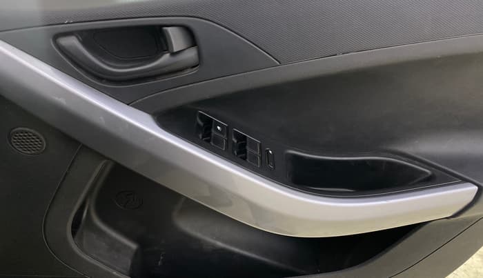 2021 Tata NEXON XMA SUNROOF PETROL, Petrol, Automatic, 53,700 km, Driver Side Door Panels Control